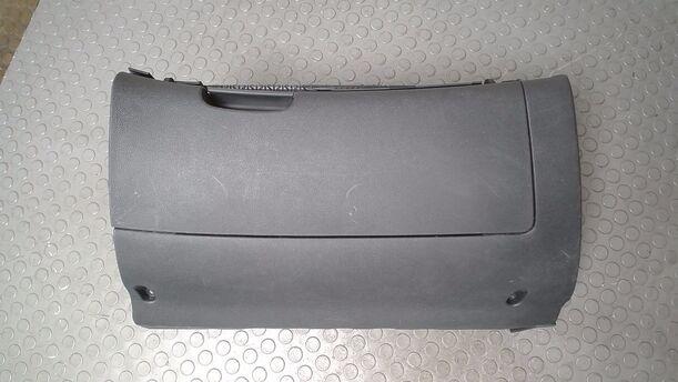 Foto: HANDSCHUHFACH eines Skoda Octavia Combi 1.9 TDI GL