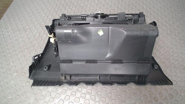 Foto: HANDSCHUHFACH eines Skoda Octavia Combi 1.9 TDI GL