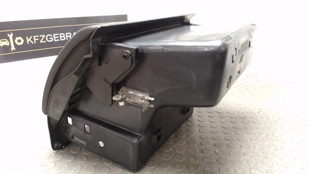 Foto: HANDSCHUHFACH eines Opel Vectra GL