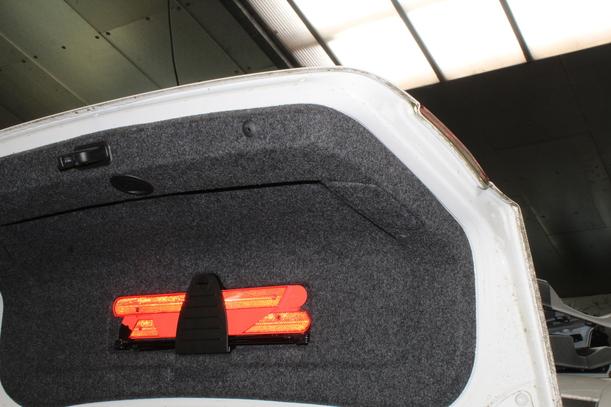 Foto: HECKKLAPPE/ HECKDECKEL ( LIMOUSINE ) eines VW Passat 1.9 TDI DPF GL