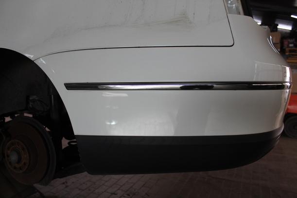 Foto: STOSSFÄNGER/ STOßSTANGE HINTEN ( LIMOUSINE ) eines VW Passat 1.9 TDI DPF GL