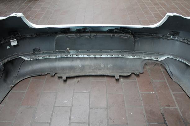 Foto: STOSSFÄNGER/ STOßSTANGE HINTEN ( LIMOUSINE ) eines VW Passat 1.9 TDI DPF GL