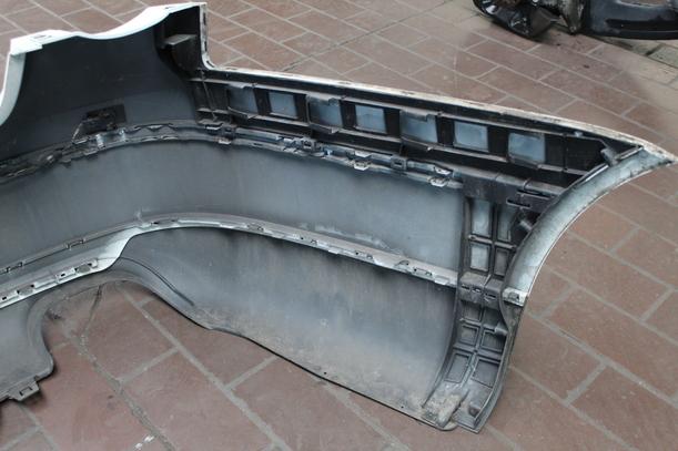 Foto: STOSSFÄNGER/ STOßSTANGE HINTEN ( LIMOUSINE ) eines VW Passat 1.9 TDI DPF GL