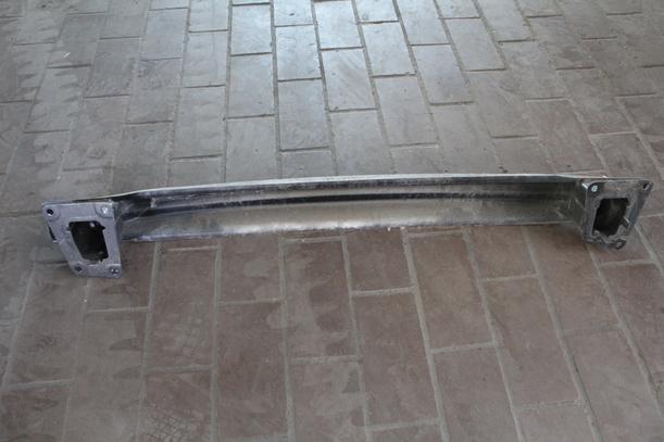 Foto: VERSTÄRKUNG HINTEN ( LIMOUSINE ) eines VW Passat 1.9 TDI DPF GL
