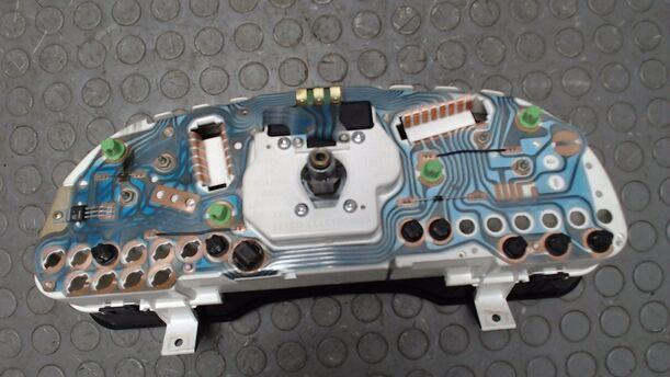 Foto: TACHOEINHEIT / KOMBIINSTRUMENT eines Opel Vectra GL