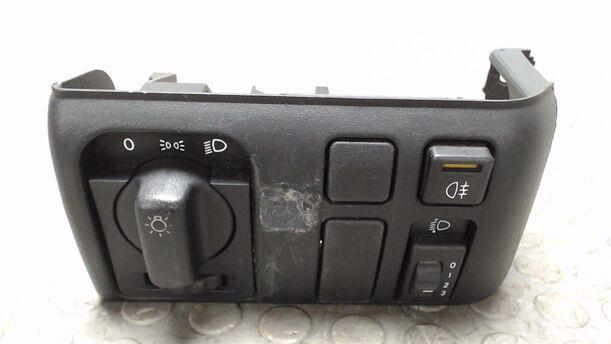 Foto: LICHTSCHALTER eines Opel Vectra GL