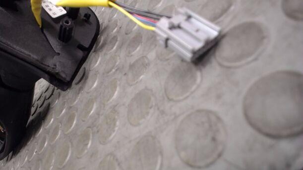 Foto: AUSSENSPIEGEL ELEKTRISCH VERSTELLBAR LINKS eines Nissan Micra 1.2 acenta