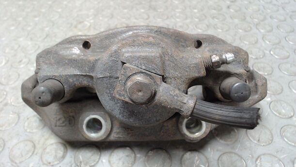 Foto: BREMSSATTEL VORN RECHTS eines Opel Vectra acenta