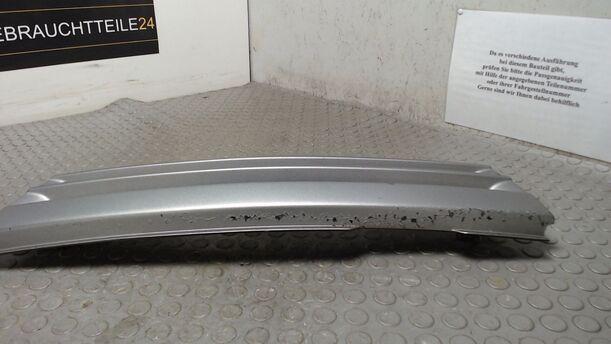 Foto: KÜHLERGRILL eines Opel Vectra acenta