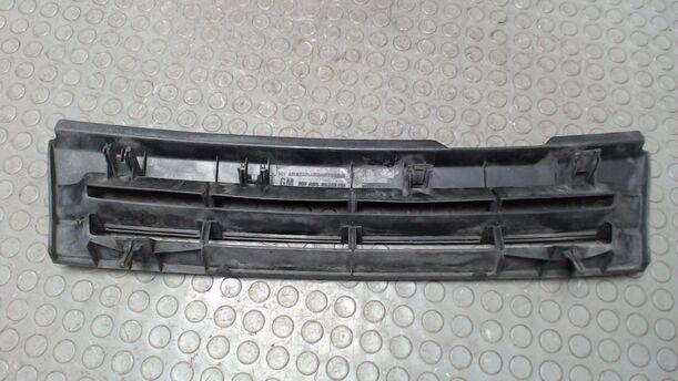 Foto: KÜHLERGRILL eines Opel Vectra acenta
