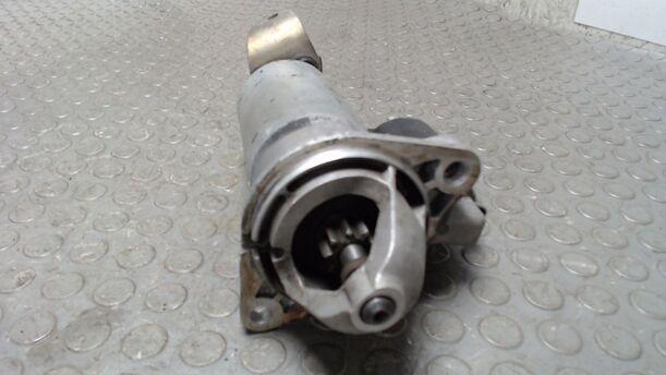 Foto: ANLASSER / STARTER eines Opel Vectra acenta