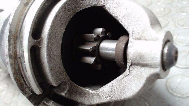 Foto: ANLASSER / STARTER eines Opel Vectra acenta