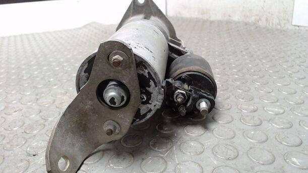 Foto: ANLASSER / STARTER eines Opel Vectra acenta