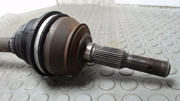 Foto: ANTRIEBSWELLE LINKS ( AUTOMATIK ) eines Opel Vectra acenta