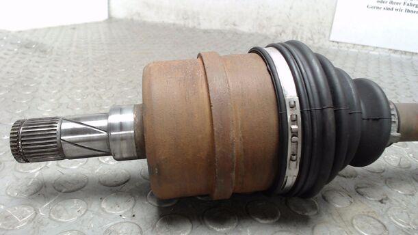 Foto: ANTRIEBSWELLE LINKS ( AUTOMATIK ) eines Opel Vectra acenta