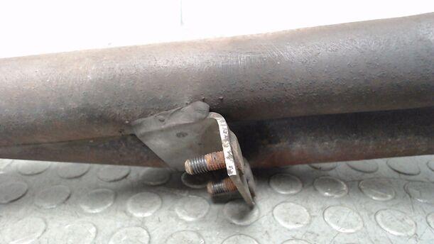 Foto: AUSPUFFROHR VORN eines Opel Vectra acenta
