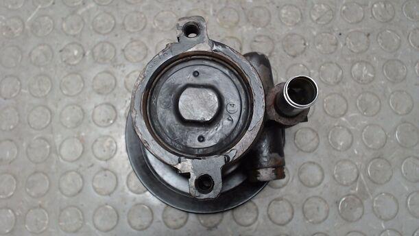 Foto: PUMPE SERVOLENKUNG eines Opel Vectra acenta