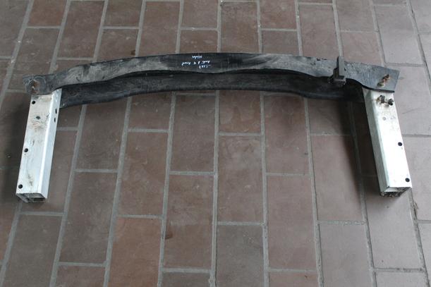 Foto: VERSTÄRKUNG HINTEN ( AVANT ) eines Audi A4 Avant 2.0 TDI DPF acenta