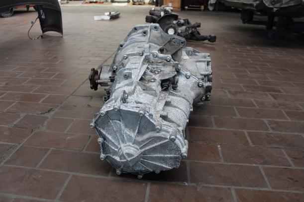 Foto: SCHALTGETRIEBE & GANG ( LLN / UNGEPRÜFT ) eines Audi A4 Avant 2.0 TDI DPF acenta