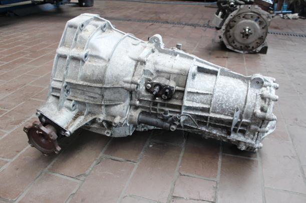 Foto: SCHALTGETRIEBE & GANG ( LLN / UNGEPRÜFT ) eines Audi A4 Avant 2.0 TDI DPF acenta