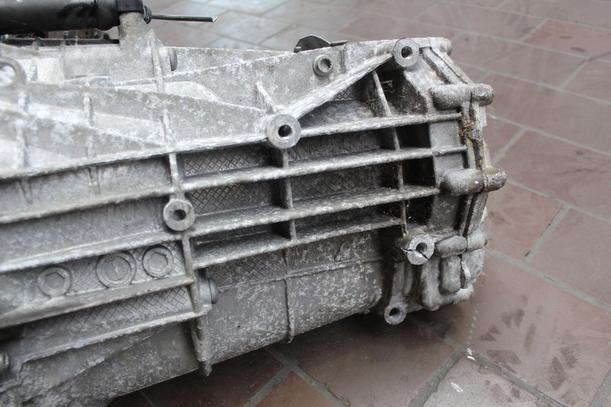 Foto: SCHALTGETRIEBE & GANG ( LLN / UNGEPRÜFT ) eines Audi A4 Avant 2.0 TDI DPF acenta