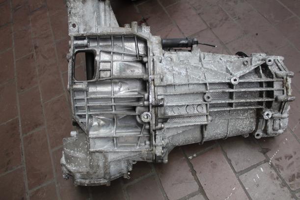 Foto: SCHALTGETRIEBE & GANG ( LLN / UNGEPRÜFT ) eines Audi A4 Avant 2.0 TDI DPF acenta