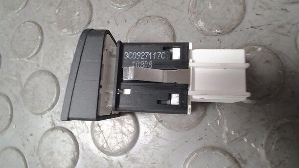 Foto: SCHALTER ESP eines VW Passat 1.9 TDI DPF acenta