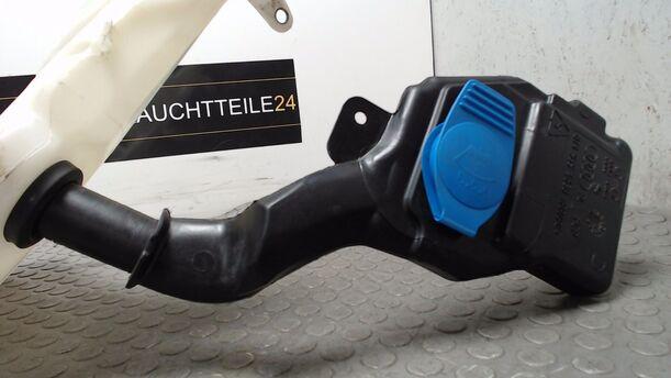 Foto: SCHEIBENWASCHBEHÄLTER eines Audi A4 Avant 2.0 TDI DPF acenta