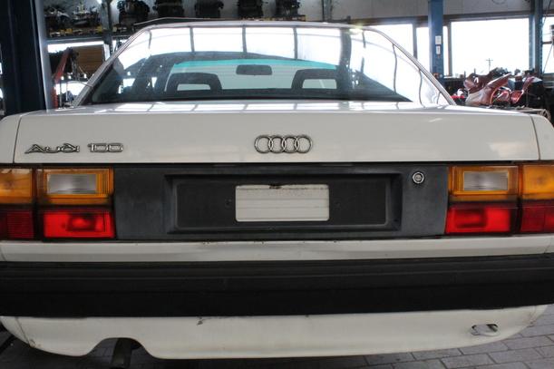 Foto: HECKDECKEL/ HECKKLAPPE eines Audi 100 acenta