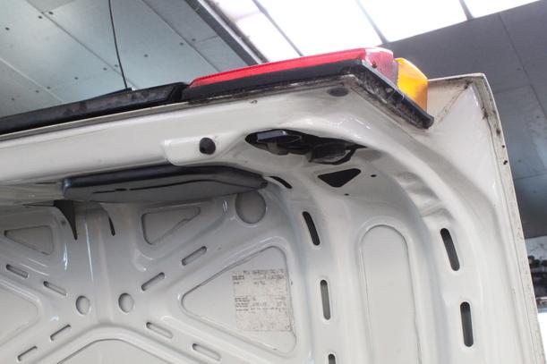 Foto: HECKDECKEL/ HECKKLAPPE eines Audi 100 acenta