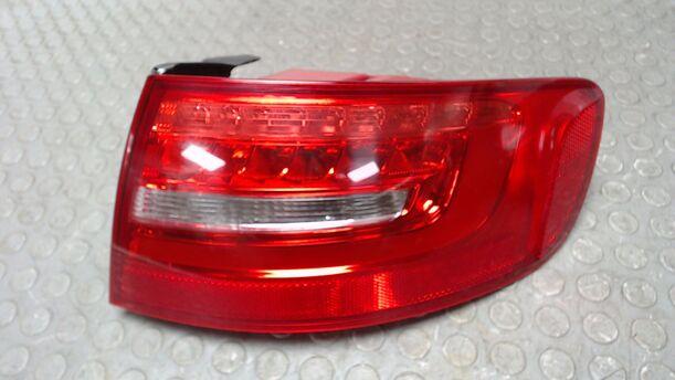 Foto: HECKLEUCHTE / RÜCKLEUCHTE RECHTS LED ( FACELIFT ) eines Audi A4 Avant 2.0 TDI DPF acenta