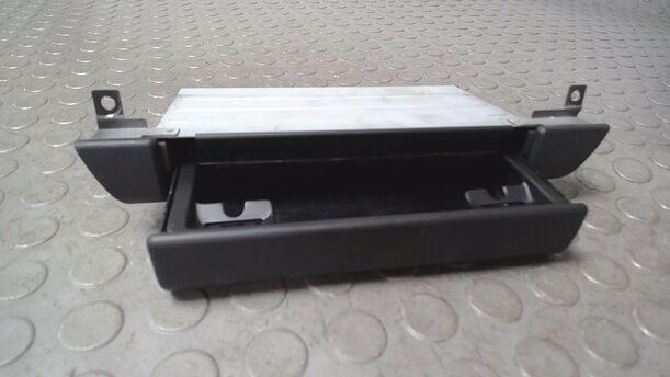 Foto: ASCHENBECHER eines Audi 100 acenta