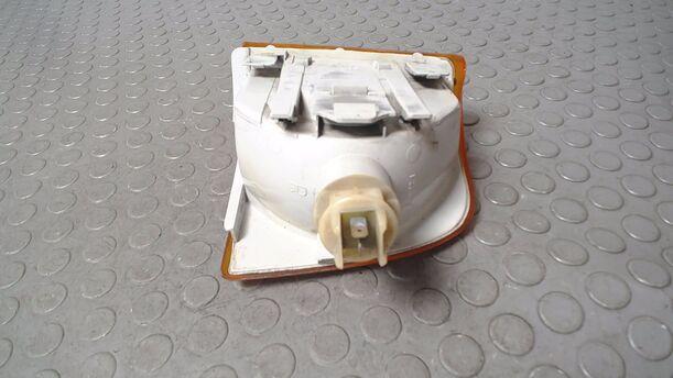Foto: BLINKER RECHTS eines Audi 100 acenta