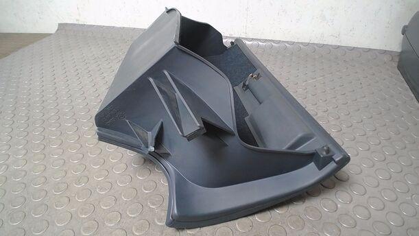 Foto: HANDSCHUHFACH eines Audi 100 acenta