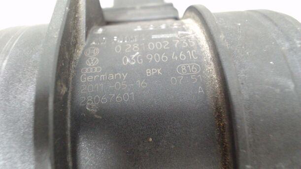 Foto: LUFTMASSENMESSER BOSCH eines Audi A4 Avant 2.0 TDI DPF acenta