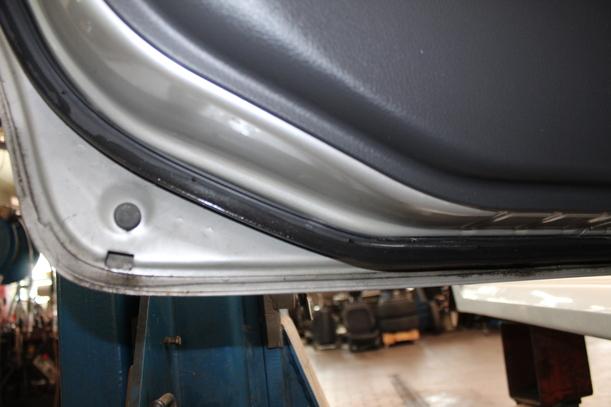 Foto: TÜR HINTEN LINKS eines Suzuki Liana Kombi 1.6 acenta