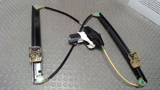 Foto: FENSTERHEBER VORN RECHTS ELEKTRISCH eines Audi A4 Avant 2.0 TDI DPF acenta
