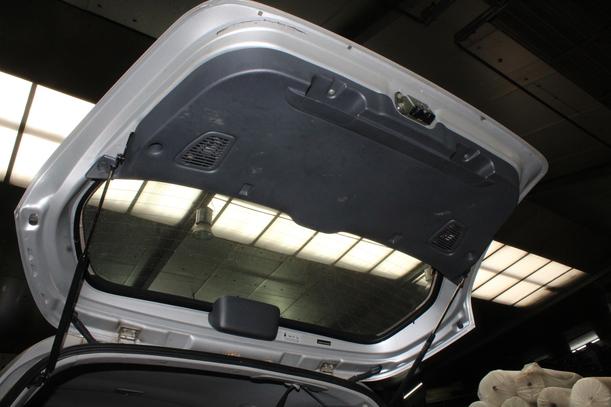 Foto: HECKKLAPPE/ HECKDECKEL eines Suzuki Liana Kombi 1.6 acenta