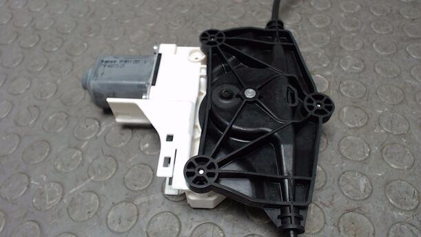 Foto: FENSTERHEBER HINTEN RECHTS ELEKTRISCH eines Audi A4 Avant 2.0 TDI DPF acenta