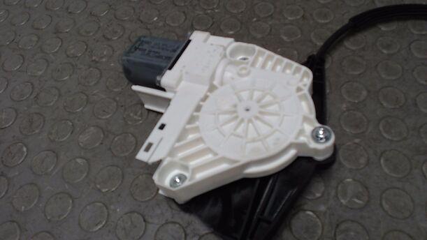 Foto: FENSTERHEBER HINTEN LINKS ELEKTRISCH eines Audi A4 Avant 2.0 TDI DPF acenta