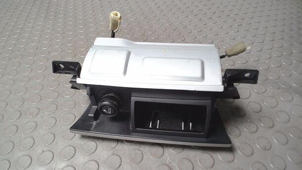 Foto: ASCHENBECHER eines Suzuki Liana Kombi 1.6 acenta