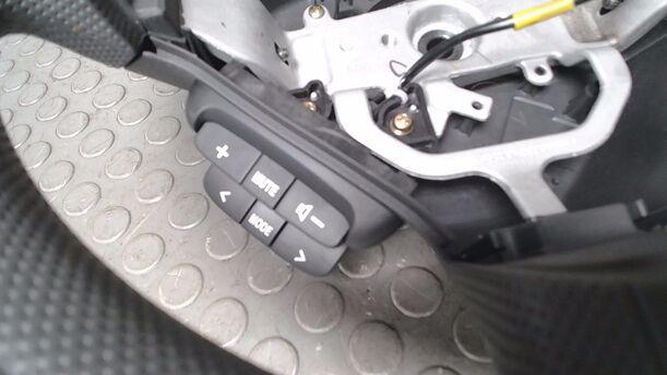 Foto: LENKRAD ( OHNE AIRBAG ) eines Suzuki Liana Kombi 1.6 acenta