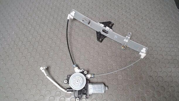 Foto: FENSTERHEBER ELEKTRISCH HINTEN LINKS eines Suzuki Liana Kombi 1.6 acenta