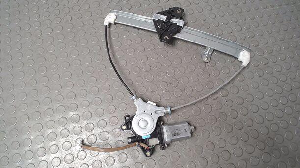 Foto: FENSTERHEBER ELEKTRISCH HINTEN RECHTS eines Suzuki Liana Kombi 1.6 acenta