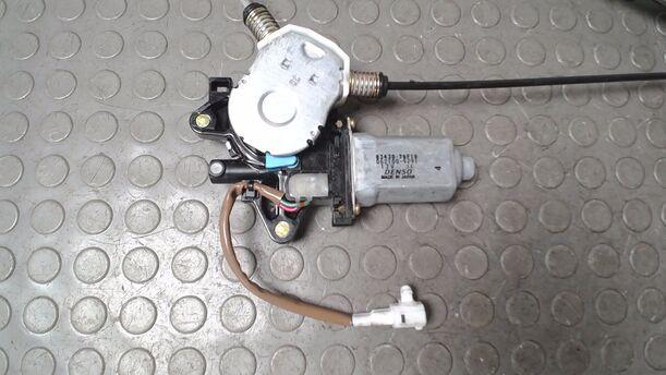 Foto: FENSTERHEBER ELEKTRISCH VORN RECHTS eines Suzuki Liana Kombi 1.6 acenta