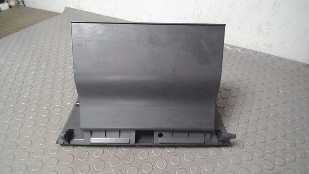 Foto: HANDSCHUHFACH eines Suzuki Liana Kombi 1.6 acenta
