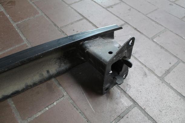 Foto: VERSTÄRKUNG HINTEN eines VW Touran 1.6 TDI DPF acenta