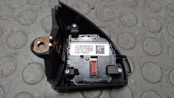 Foto: SCHALTER RADIOBEDIENUNG eines VW Touran 1.6 TDI DPF acenta