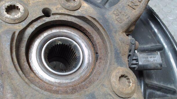 Foto: ACHSSCHENKEL VORN LINKS eines VW Touran 1.6 TDI DPF acenta