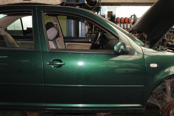 Foto: TÜR VORN RECHTS eines VW Bora 1.9 TDI acenta